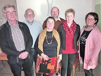 Ein Leitungsteam ist für die KAB Neukenroth verantwortlich (v. r.): Marlene Strohmer, Sabine Fleischmann, Norbert Fleischmann, Maria und Robert Gerstner. Hans Strohmer (l.) ist Revisor. Fotos: G. Fleischmann