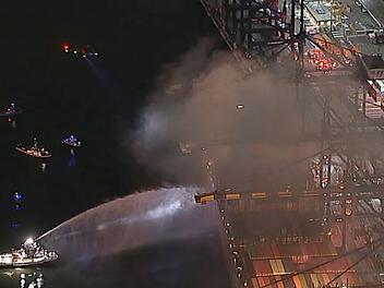 Containerschiffbrand Los Angeles