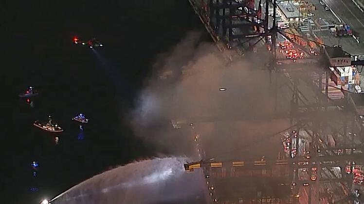 Containerschiffbrand Los Angeles