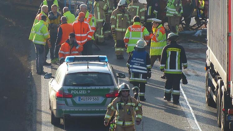 Die Unfallstelle auf der Autobahn bei Knetzgau.