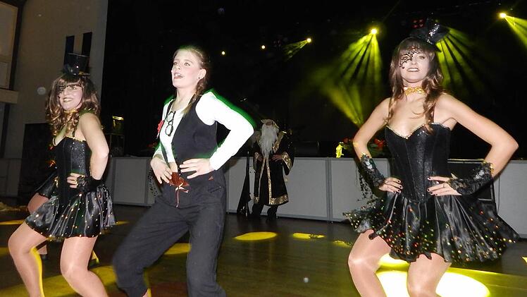 Faschingsakrobatik bietet ...