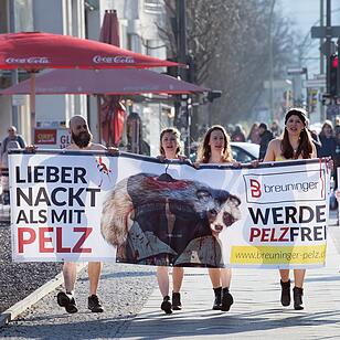 Demonstration vor der Fashion Week