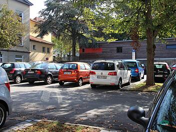 Auf dem Gem&uuml;semarkt in Coburg sind immer alle verf&uuml;gbaren Parkpl&auml;tze besetzt. Foto: Nelly Ritz