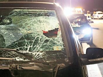 Nach einem Streit hielt ein P&auml;rchen auf der A70 auf dem Standstreifen an. Der Mann stieg aus und wurde bei der R&uuml;ckkehr zum Auto t&ouml;dlich verletzt. NEWS5 / Merzbach