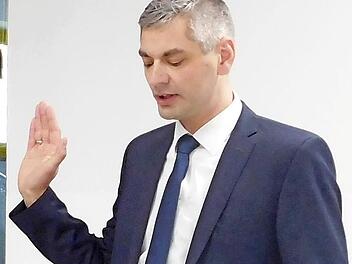 Bürgermeister Dirk Friesen bei der Vereidigung Foto: G. Hütgens