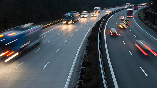A9 im Kreis Bayreuth: Bierwanderung auf der Autobahn? 60-Jähriger "verwirrt"