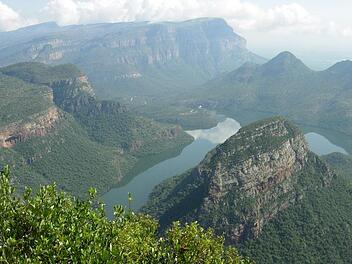 Seit mehr als zehn Jahren besteht die Partnerschaft zwischen dem Unesco-Biosph&auml;renreservat und der Biosph&auml;renregion Kruger to Canyons (Foto). Im neuen Freiwilligenprogramm "naturweit" hat die Deutsche Unesco-Kommission erstmals zwei Einsatzstellen in S&uuml;dafrika geschaffen.  Foto: Dr. Doris Pokorny