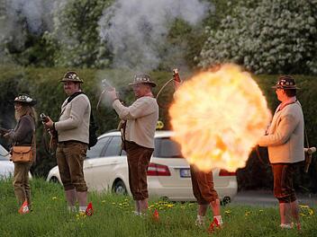 Nur dank der schnellen Bilderfolge der Motorkamera war es möglich, den Sekundenbruchteil bei der Explosion der Ladung im Bild festzuhalten.