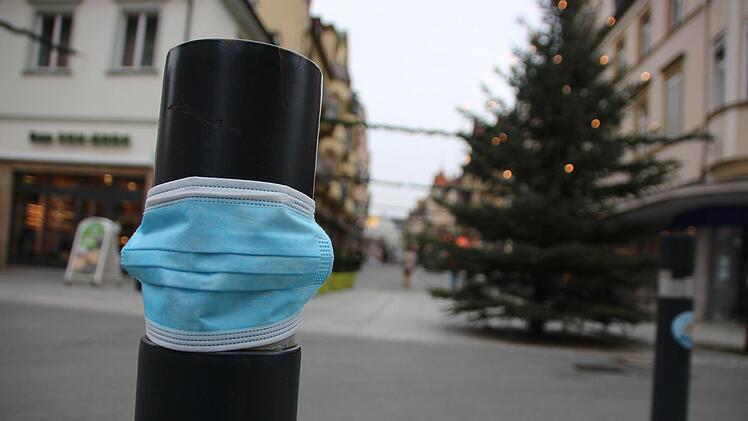 Im Landkreis Kulmbach  gilt  ab Freitag wieder eine  nächtliche Ausgangssperre von 22 bis 5 Uhr.