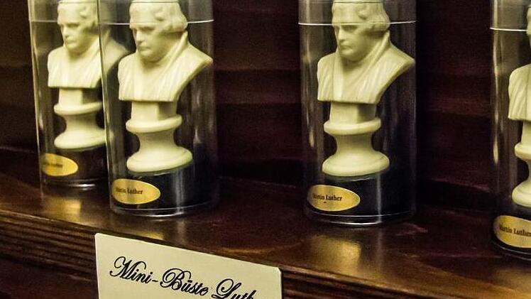 Für den kleinen Geldbeutel: Luther-Büste im Miniaturformat.