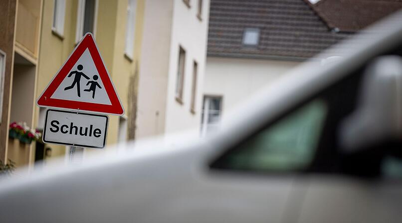 Erstkl&auml;ssler in Redwitz von Auto erfasst