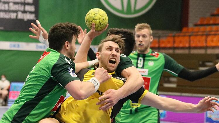 Tobias Varvne (am Ball)
