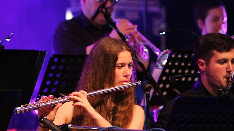 "Dreams and Drums" lautet das Motto beim Konzert des Coburger Hochschulchors und der Hochschul-Bigband am Freitag und Samstag im Kongresshaus. - Eintritt frei, Beginn: 19.30 Uhr. Fotos: Jochen Berger