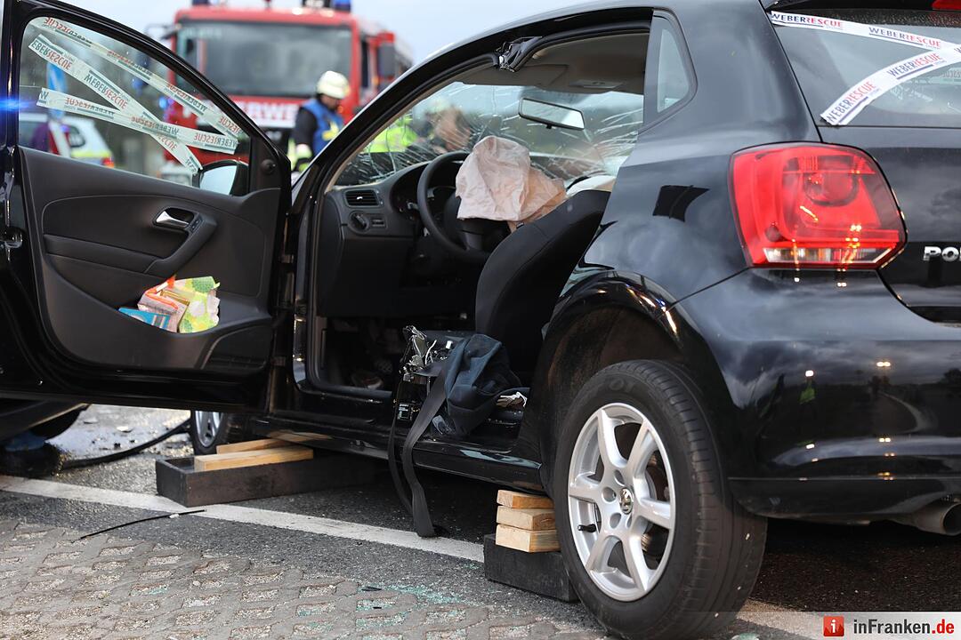 Ammerndorf: Zusammenprall zwischen drei  Autos – Frau schwer verletzt