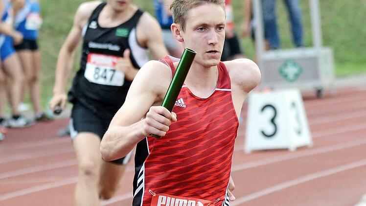 Justus Santjer (TSH) verpasste über 4x100 Meter mit Christopher Zahl, Tobias Reischl und Sebastian Oertel knapp die DM-Norm.