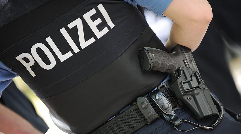 Polizeibeamtin im Einsatz