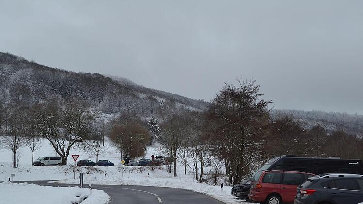 Oberhalb von Langenleiten zog es die Besucher in den Schnee. Foto: Johannes Schlereth