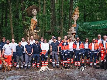 Eckersdorf: BRK-Rettungshunde übten Vermisstensuche - so lief das Training ab