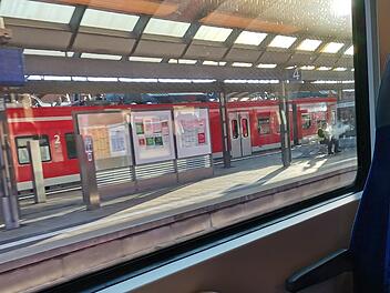 Eisenbahn, Bahn, Zug, Bahnhof, Bahnstrecke, Zugverbindung, S-Bahn