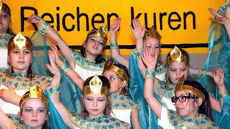 Nach Ägypten entführte die kleine Showtanzgruppe mit ihrem Tanz das Publikum. Foto: Dieter Britz