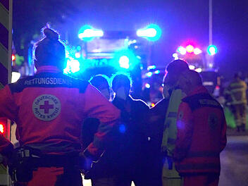 Hohenroth: Auto mehrfach überschlagen - Beifahrerin (37) stirbt