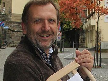 Der katholische Betriebsseelsorger Eckhard Schneider hat es sich zur Lebensaufgabe gemacht, sich für gute Arbeitsbedingungen und für die kleinen Leut' einzusetzen. Foto: Corinna Igler