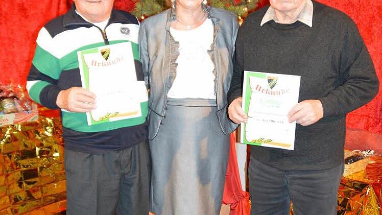 70 Jahre FCP Walter Merz, Gabi Hochrein (1.Vorstand), Kurt Dieterich  Foto: Annette Warmuth