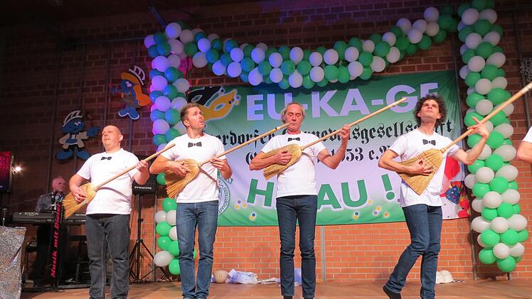Nahmen sich selbst nicht so ernst und punkteten beim Publikum: Das Männerballett aus NiederwerrnDoris Bauer