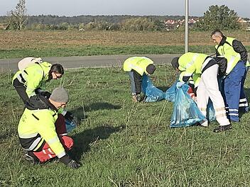 Mitarbeiter von drei Knetzgauer Firmen im Einsatz für die gute Sache Foto: privat