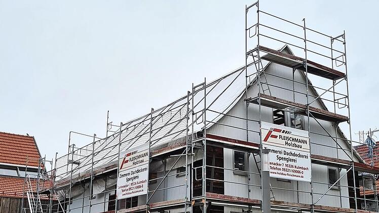 Der Markt Mitwitz wird die Revitalisierung des Anwesens "Kronacher Straße 3" nicht weiter verfolgen. Stattdessen will er nach dem Abbruch eine neue Nutzung für das Anwesen suchen. Foto: Markt Mitwitz