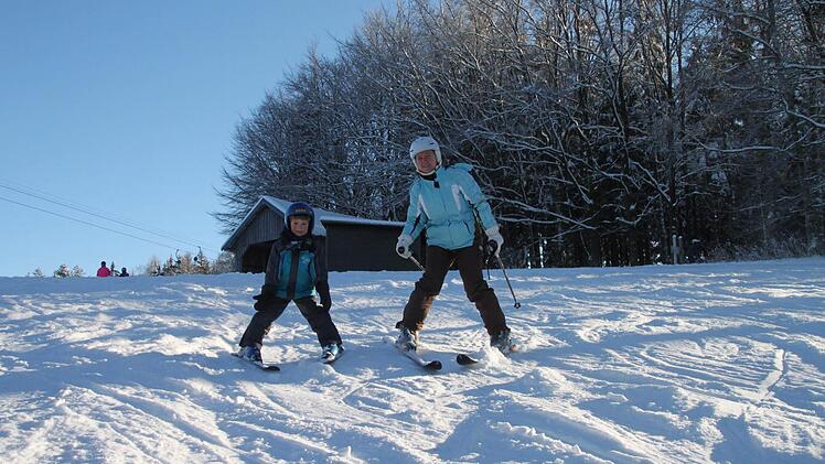 Früh übt sich. In Heinersreuth fahren auch viele Kinder Ski. Foto: Alexander Hartmann