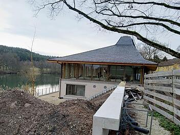 Blick auf das fast fertiggestellte Bürgerhaus WüstenahornFoto: Jochen Berger