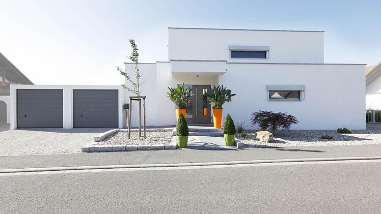 Stufenweise ausbaubar: Passiv-Mehrgenerationenhaus, Höchstadt. Architektur: Architekturbüro Nouri-Schellinger, Erlangen. Besichtigung: Samstag 12 bis 14 Uhr, Am Galgenberg 5.  Foto: Peter Schellinger