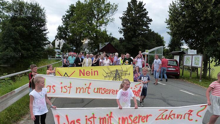 Nach dem Erfolg der ersten Demonstration wollen die Neuensorger morgen wieder auf die Stra&szlig;e gehen. Foto: Archiv/Werner Rei&szlig;aus