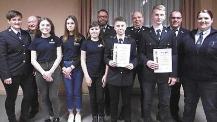 Die FFW Neuhaus w&uuml;rdigte die Anstrengungen der Feuerwehr-Jugend.