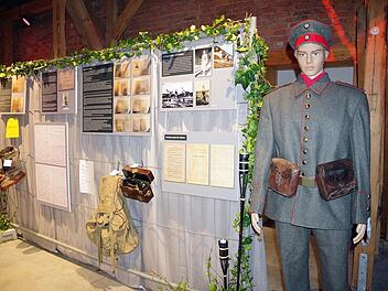 Viele interessante Zeugnisse aus den Weltkriegen haben die Friesener zu einer sehenswerten Ausstellung zusammengetragen.Heike Schülein