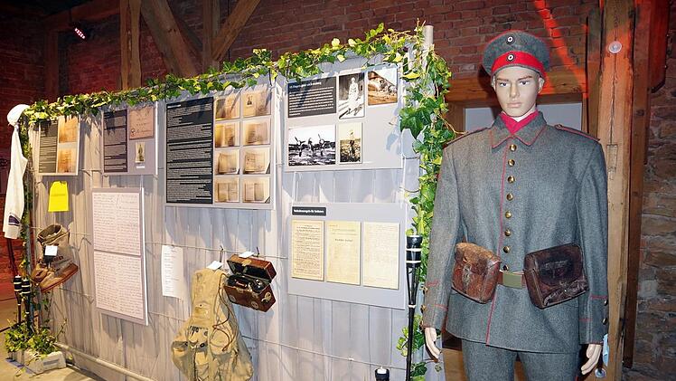 Viele interessante Zeugnisse aus den Weltkriegen haben die Friesener zu einer sehenswerten Ausstellung zusammengetragen.Heike Schülein