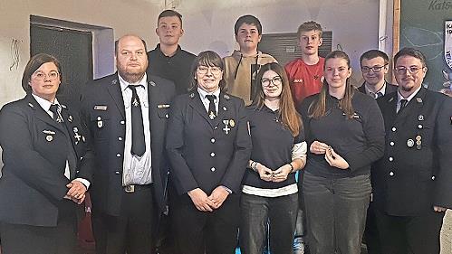 Gruppenfoto zur Verleihung der Jugendflamme.