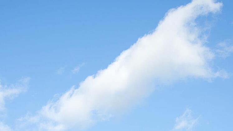 Die Wolken spielen in dem Bilderbuch eine Hauptrolle. Foto: Friso Gentsch,dpa/Archiv