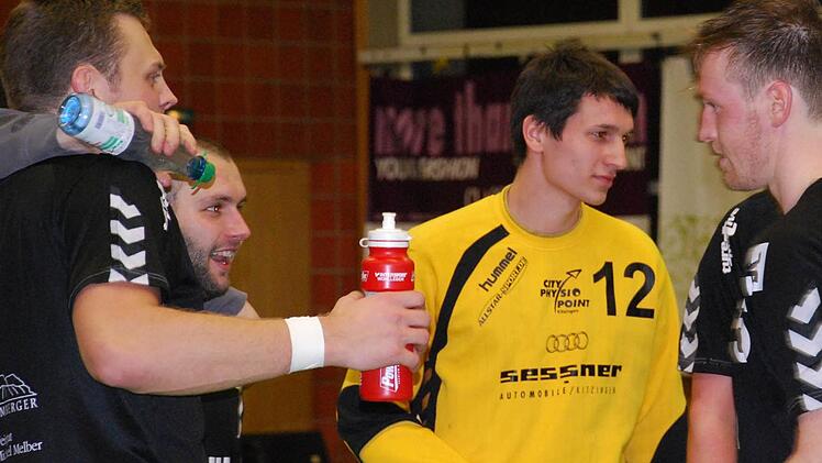 Jan Kästner und Gabor Csorba freuen sich mit Maximilian Steppan und Christian Häckner auf den spannenden Saison-Endspurt. Foto: Sterzbach