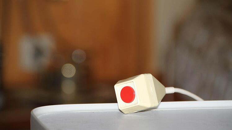 Der Notruf ist immer in Reichweite. Fotos: Ulrike Müller