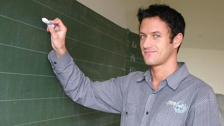 Knapp fünf Jahre liegen zwischen dem Zeitpunkt, zu dem dieses Foto gemacht wurde und heute. Damals ist Stefan Wich-Herrlein auf Grund seines ehrenamtlichen Engagements an der Lucas-Cranach-Schule Kronach mit dem Service-Oskar von Kronach Creativ und Fränkischem Tag ausgezeichnet worden. Foto: Archiv/Anna-Sophie Reier