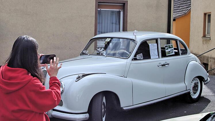 Ein Prachtstück ist dieser BMW 501, genannt "Barockengel." Er wurde oft fotografiert. Dieter Britz