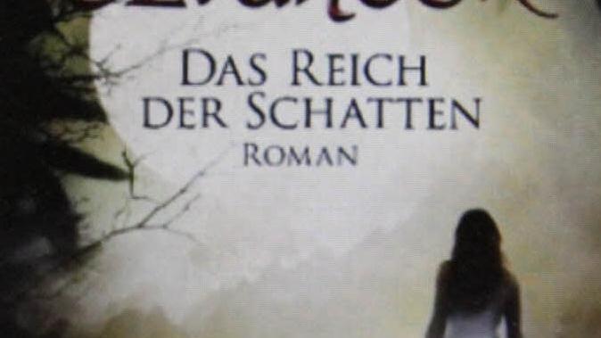 "Elvancor - Im Reich der Schatten" ist soeben erschienen.