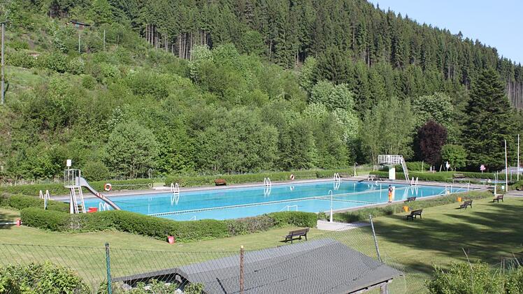 Das Ludwigsstädter Freibad zählt zu den ältesten des Frankenwalds und muss dringend saniert werden. Foto: Veronika Schadeck
