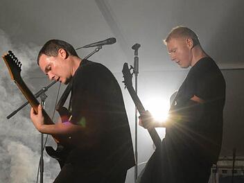 Alle Musiker standen am Gock ohne Gage auf der Bühne. Fotos: Björn Hein