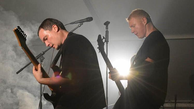 Alle Musiker standen am Gock ohne Gage auf der Bühne. Fotos: Björn Hein