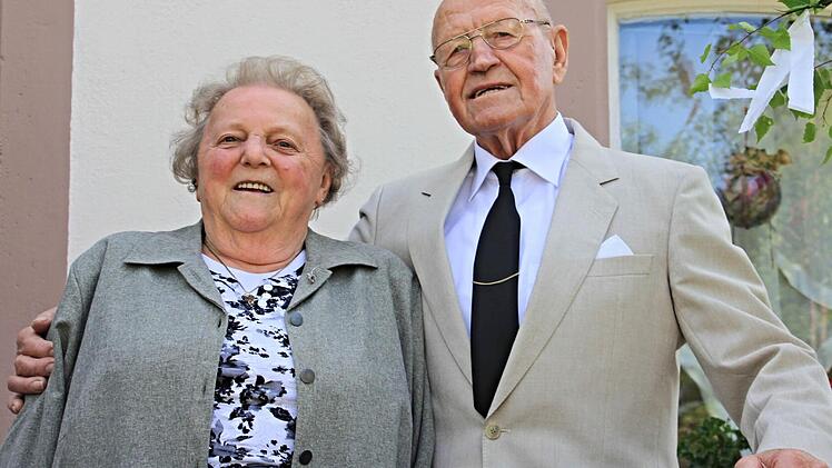 Auf 60 gemeinsame Jahre blicken Karl-Heinz und Rosalinde Hückmann aus Dippach zufrieden zurück. Gemeinsames Verständnis füreinander hat ihr Eheleben geprägt. Foto: Helmut Will