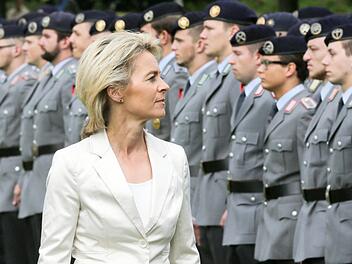 Als Verteidigungsministerin hat Ursula von der Leyen den Abflug gemacht. Foto: Bodo Marks/dpa/Archiv