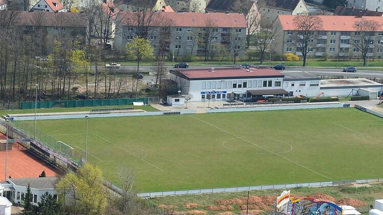 Steht der Ansiedlung von Brose im Weg: Vereinsheim und Sportplätze der Stiftung TSV Eintracht. Alle Fotos: Ronald Rinklef